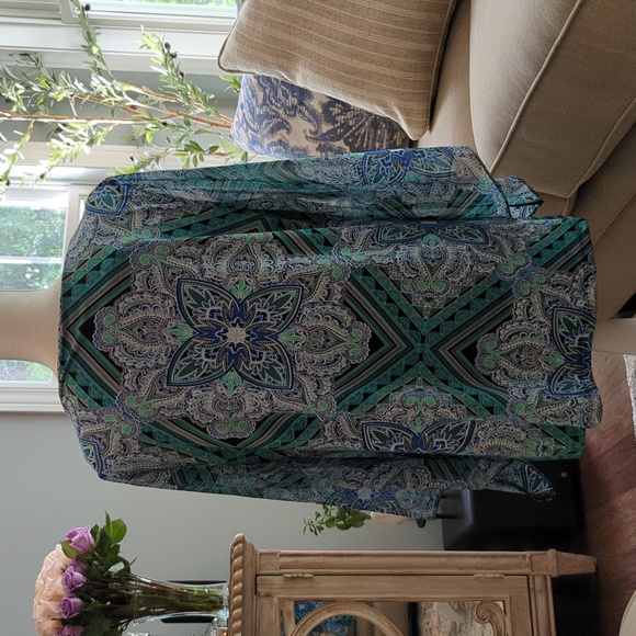 Women's Roz & Ali EUC top in a size large. - Picture 3 of 8